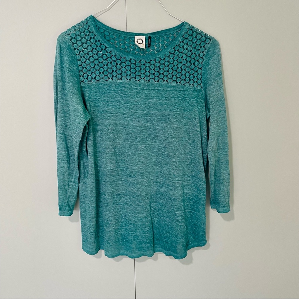 AKEMI + KIN x ANTHROPOLOGIE Amis Yoke Linen Top in Teal - Picture 3 of 9